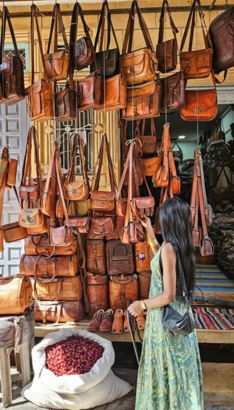 Delhi: Old & New Delhi Shopping Tour with Souvenir Basket - Final Thoughts