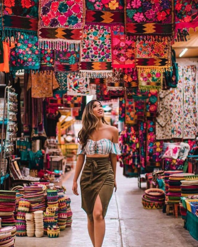 Delhi: Personalized Shopping Tour with Female Expert - Exploring Delhi’s Markets with a Female Expert