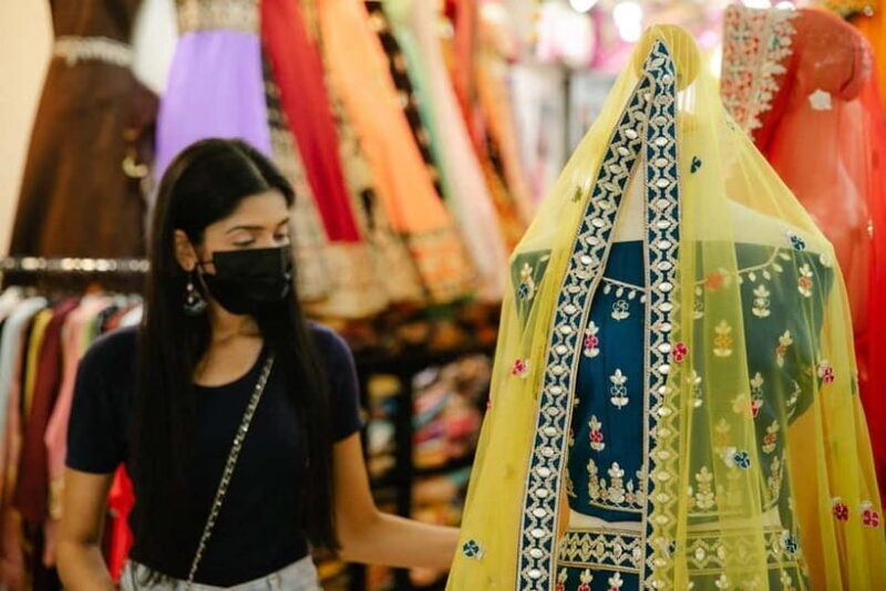 Delhi: Private Half-Day Shopping Tour with Guide & Transfers - Detailed Review of the Delhi Private Shopping Tour
