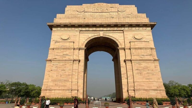 Delhi: Private Old and New Delhi Day Trip with Guide - The Breakdown of the Itinerary