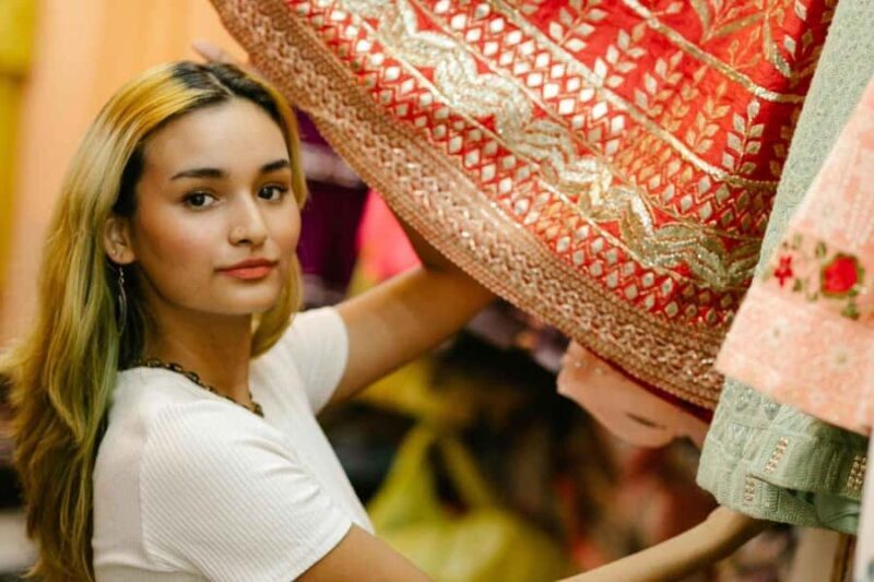 Delhi: Safe & Authentic Delhi Shopping Tour with her - The Introduction: A Personal Touch to Delhis Markets