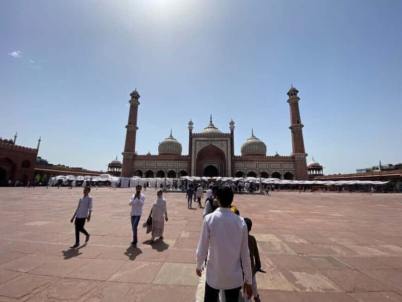 Delhi: Spiritual Tour with India Gate and Water Show - Breaking Down the Experience: What to Expect from the Tour