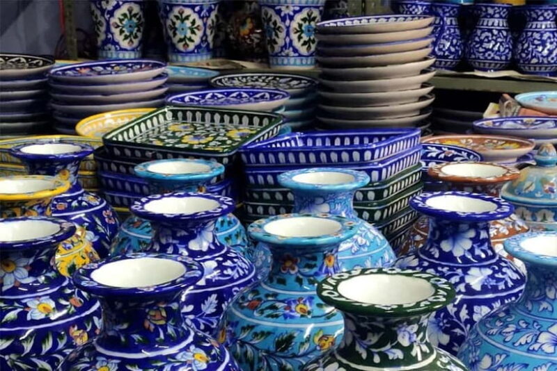 Delhi -State Emporiums Experience the vibrant Tapestry - Key Points