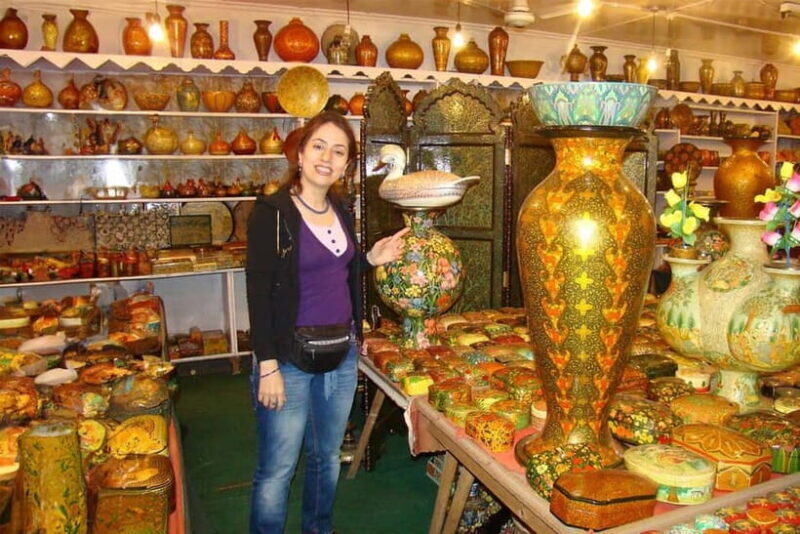 Delhi -State Emporiums Experience the vibrant Tapestry - What to Expect at Delhi’s State Emporium