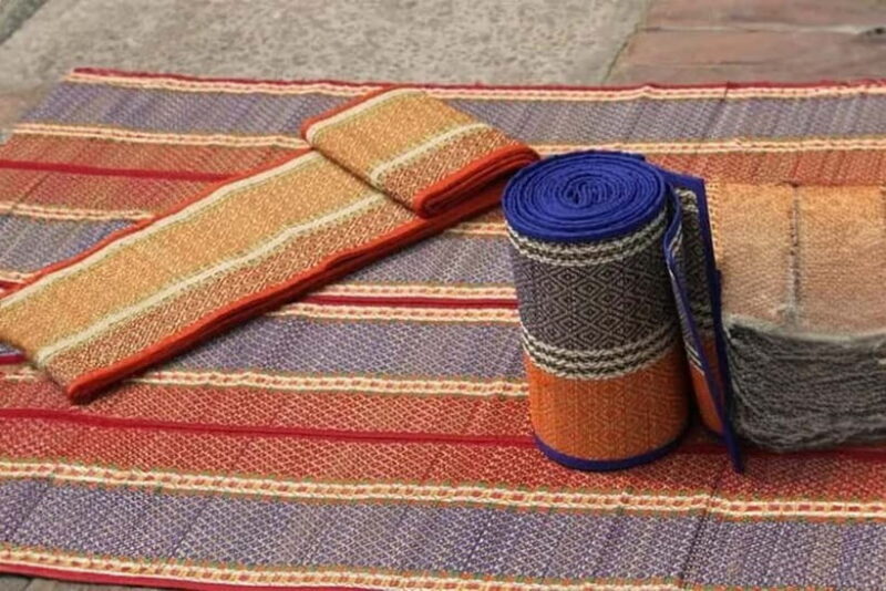 Delhi -State Emporiums Experience the vibrant Tapestry - Who Should Consider This Tour?