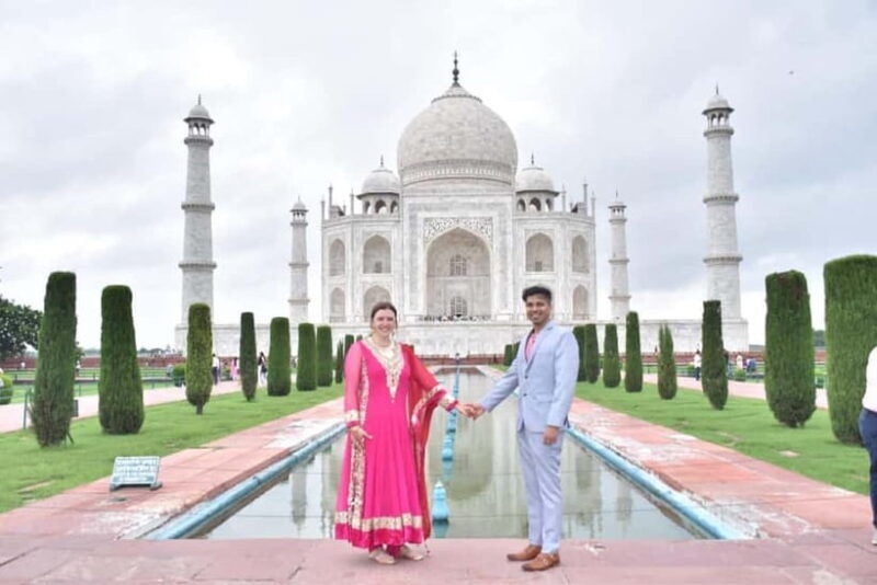 Delhi: Taj Mahal & Agra Tour by Gatimaan Express Train - Exploring Agra Fort: Red Sandstone Majesty