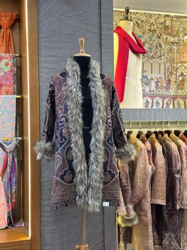 Delhi : The Artisans Market Shopping tour with Local Guide - FAQs