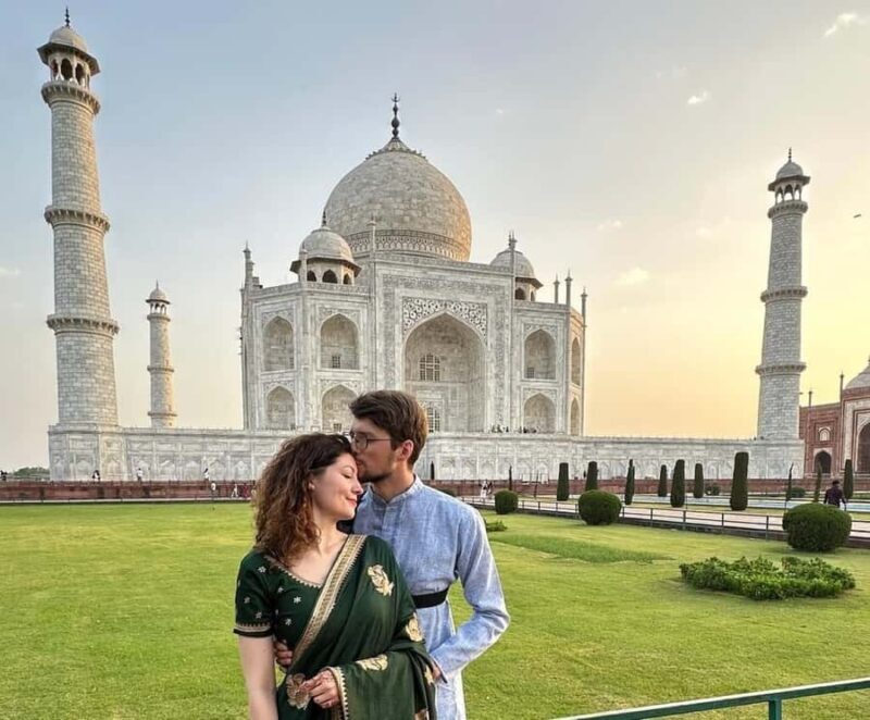 Delhi to Agra: Overnight Car Tour Including the Taj Mahal - Day Two: The Iconic Taj Mahal and Fading Light