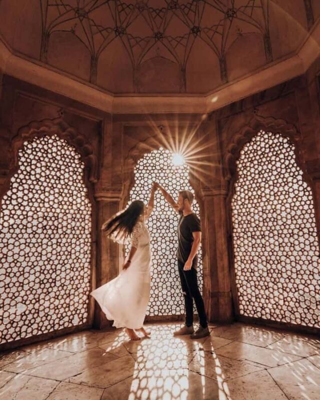 Delhi to Agra: Taj Mahal Private Day Tour with Transfers - Who Is This Tour Perfect For?