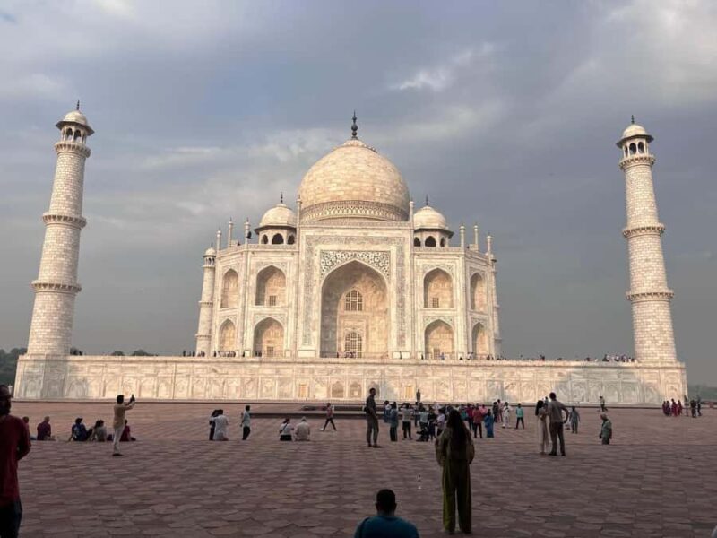 Delhi to Taj Mahal & Fort Tour + Lunch & Photographer - Authentic Insights from Reviews