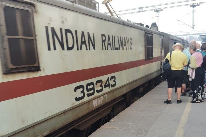 Delhi to Taj Mahal Superfast Train Tour - Key Points