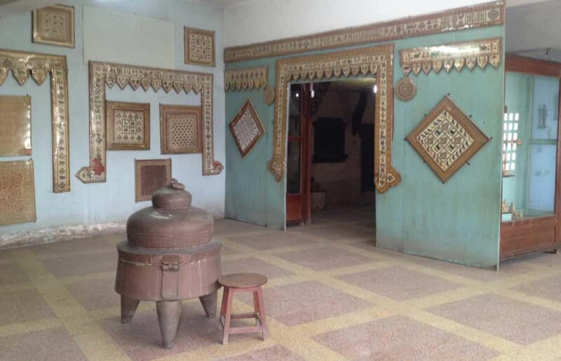 Delhi: Tracing the Path of India's Father of the Nation - Transportation and Overall Experience