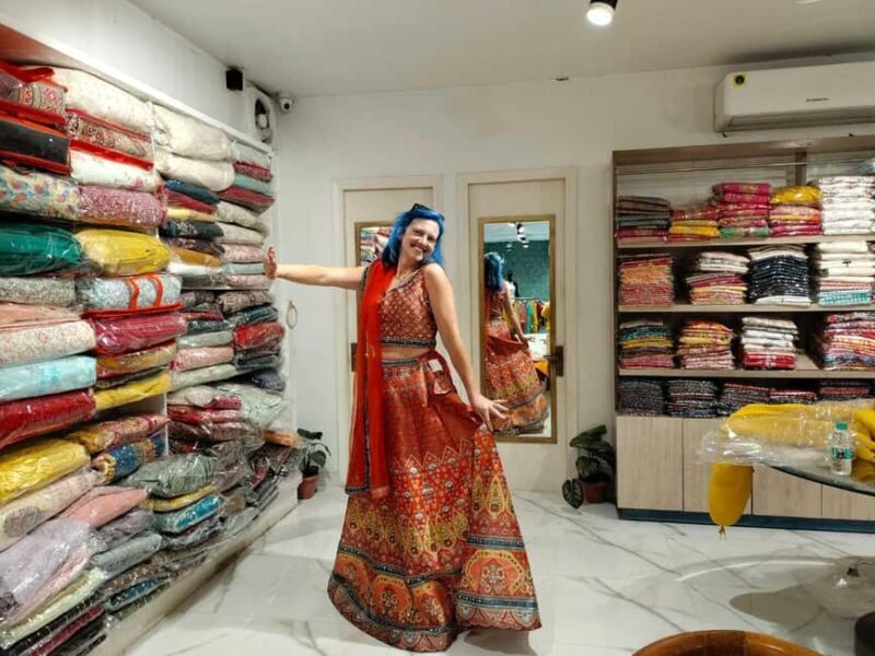 Delhi: Wedding Shopping Tour with Female Consultant - Saree and Lehenga Shopping with Tailoring Options