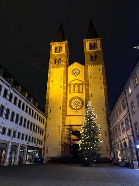 Delightful Advent tour: sparkling wine, cookies, and mulled wine in Würzburg - Key Points