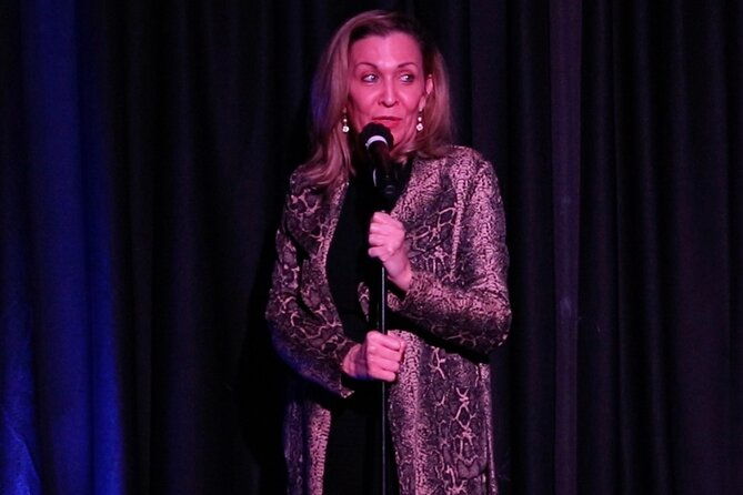 delirious-comedy-club-at-hennesseys-tavern-downtown-las-vegas-2