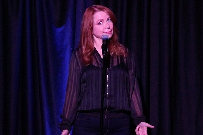 delirious-comedy-club-at-hennesseys-tavern-downtown-las-vegas