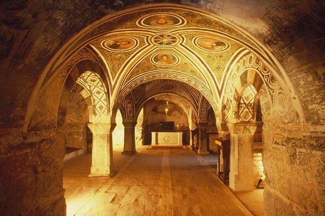 delphi-and-hosios-loukas-monastery-full-day-private-tour