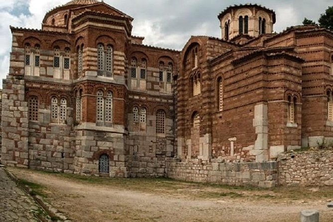 delphi-and-hosios-loukas-monastery-full-day-private-tour