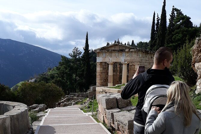delphi-corycian-oracle-leonidas-300-battlefield-private-tour