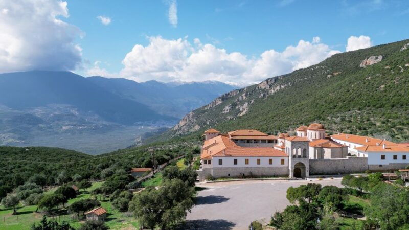 delphi-easy-hike-from-the-monastery-to-the-mycenaean-tomb
