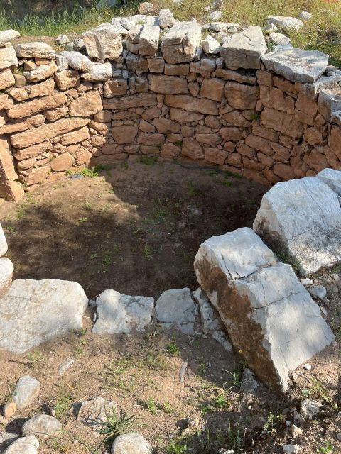 delphi-easy-hike-from-the-monastery-to-the-mycenaean-tomb