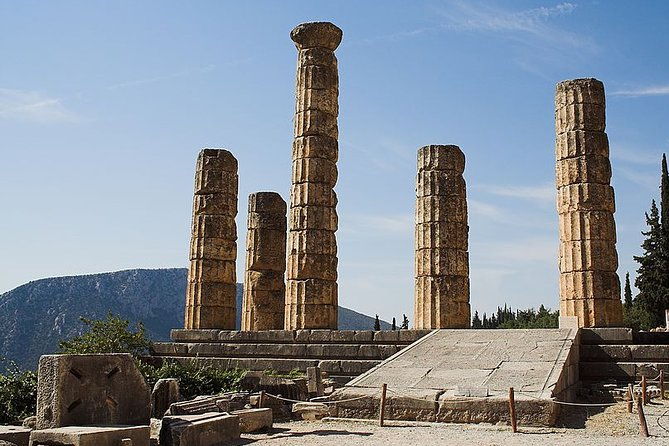 delphi-full-tour-hosios-loukas-monastery-and-arachova-village-private-tour