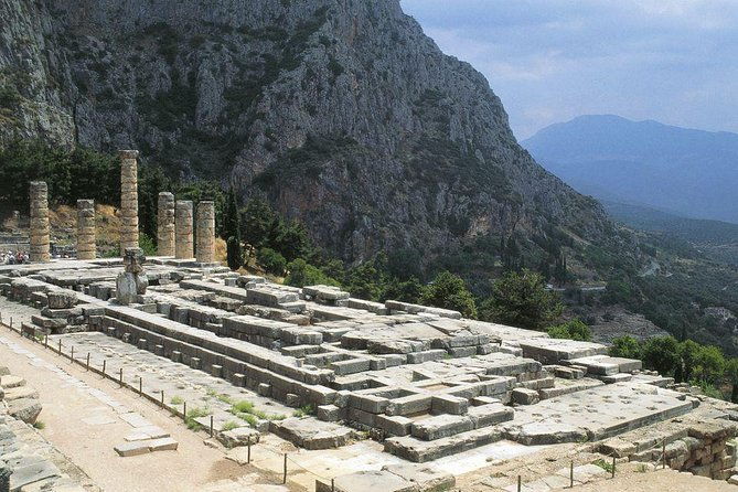 delphi-full-tour-hosios-loukas-monastery-and-arachova-village-private-tour