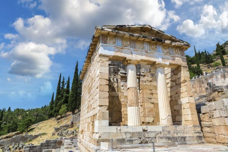 delphi-guided-walking-tour-and-admission-ticket