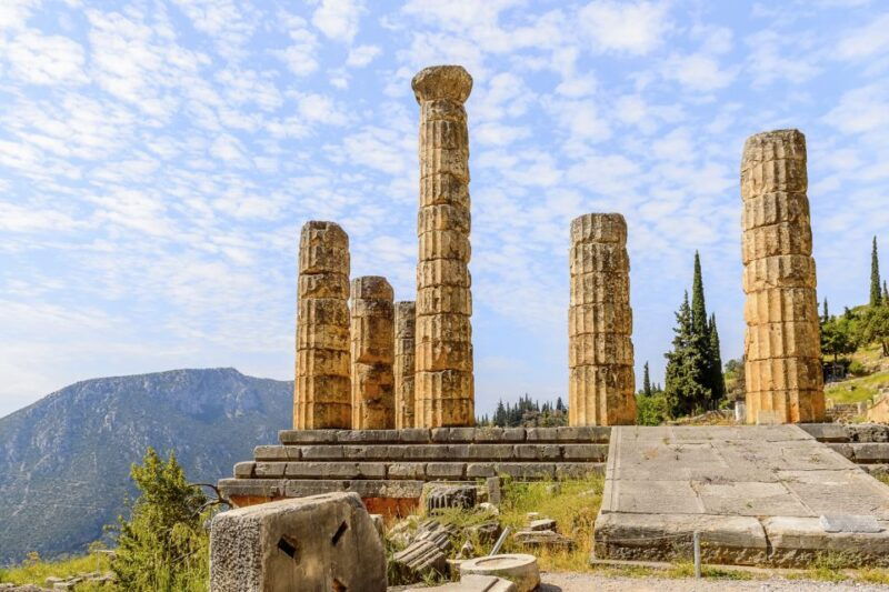 delphi-guided-walking-tour-and-admission-ticket