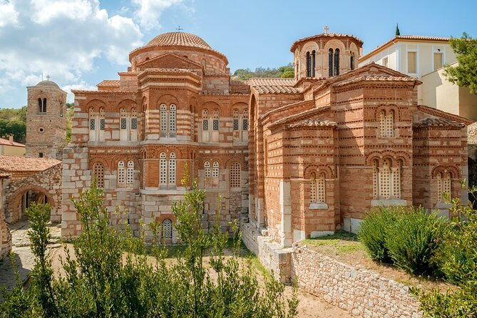 delphi-hosios-loukas-monastery-full-day-private-tour-from-athens