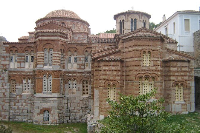 delphi-hosios-loukas-monastery-full-day-private-tour-from-athens