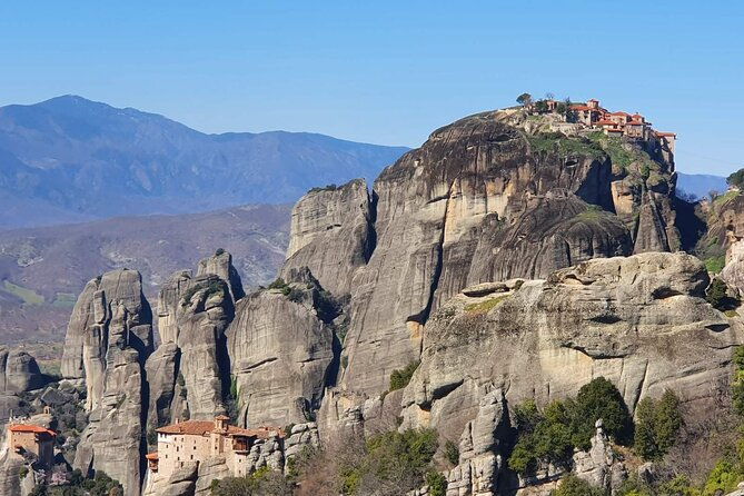 delphi-meteora-and-thermopylae-2-day-private-tour-from-athens