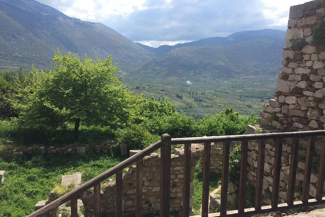 delphi-meteora-and-thermopylae-3-day-private-tour