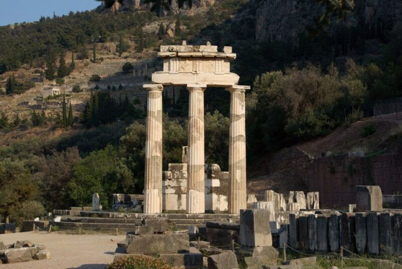 delphi-spanish-guided-one-day-tour-3