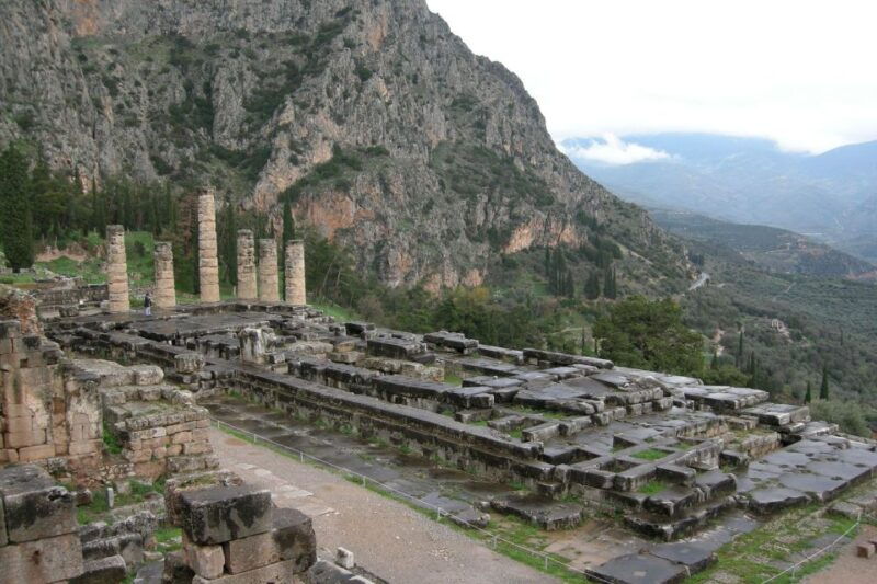 delphi-spanish-guided-one-day-tour-3