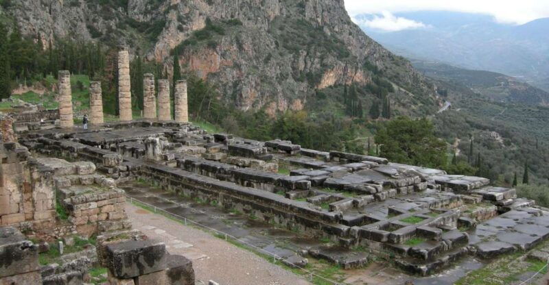 delphi-spanish-guided-one-day-tour-3