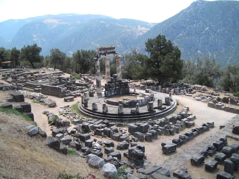 Delphi Tour from Volos - A Taste of Greece: Lunch at Arachova