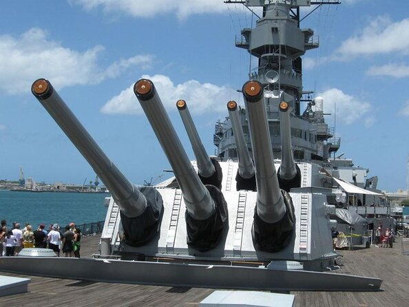 deluxe-arizona-memorial-and-uss-missouri-battleship-tour