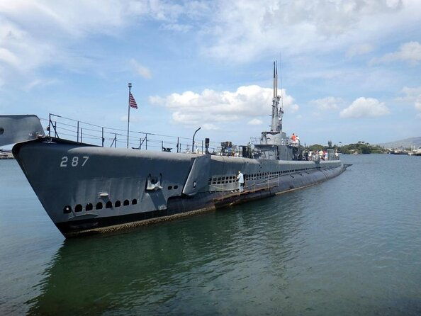 deluxe-arizona-memorial-bowfin-submarine-and-honolulu-city-tour
