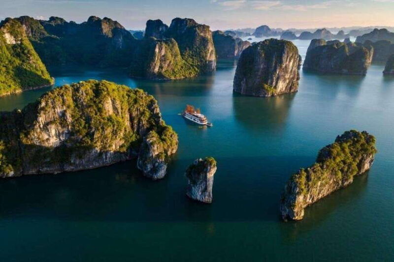 deluxe-cruise-halong-sung-sot-cave-titop-island-luon-cave