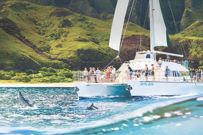 deluxe-na-pali-morning-snorkel-tour-on-the-lucky-lady