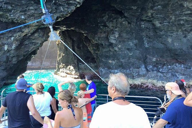 deluxe-na-pali-morning-snorkel-tour-on-the-lucky-lady