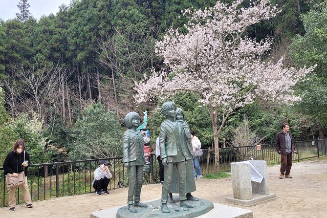 Deluxe Private Tour: Hita, AOT Statues and Onsen from Fukuoka - Exploring the Deluxe Private Tour: Hita, AOT Statues, and Onsen from Fukuoka
