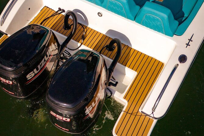 deluxe-speedboat-to-the-rosario-islands-12-passengers