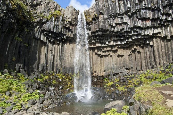 demanding-glacier-hike-and-ice-cave-half-day-tour-from-skaftafell