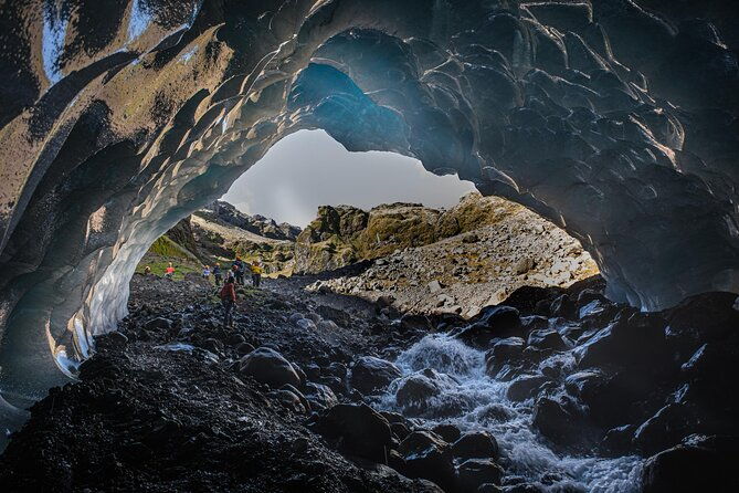 demanding-glacier-hike-and-ice-cave-half-day-tour-from-skaftafell
