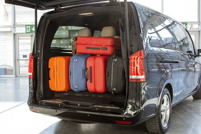 departure-by-minivan-from-rome-city-to-rome-fiumicino-airport-fco