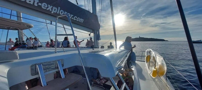 Departure from BRUSC: Half-day catamaran cruise - FAQ