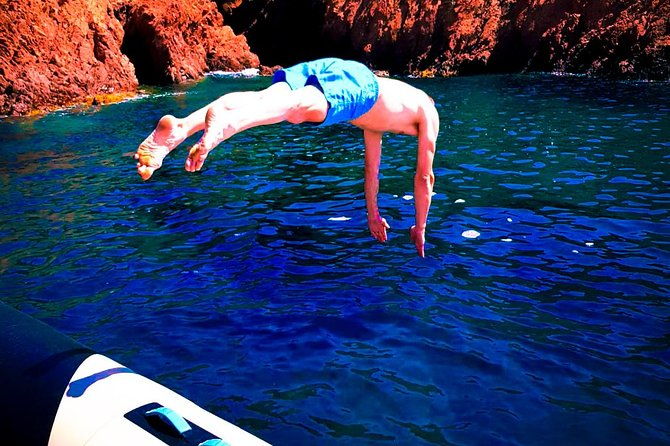 departure-from-saint-raphael-the-creeks-of-esterel