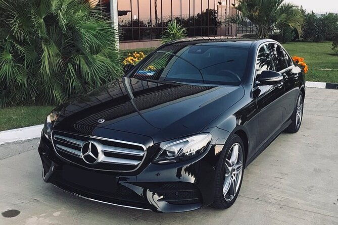 departure-private-transfer-from-prague-city-to-prague-airport-prg-in-car-van